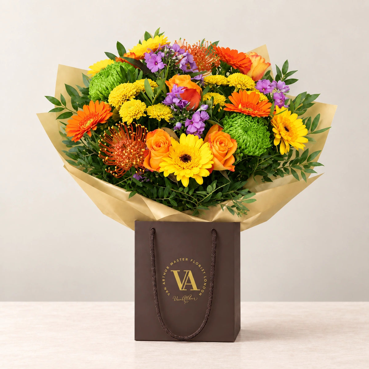 Aurora — bouquet in branded Van Arthur bag