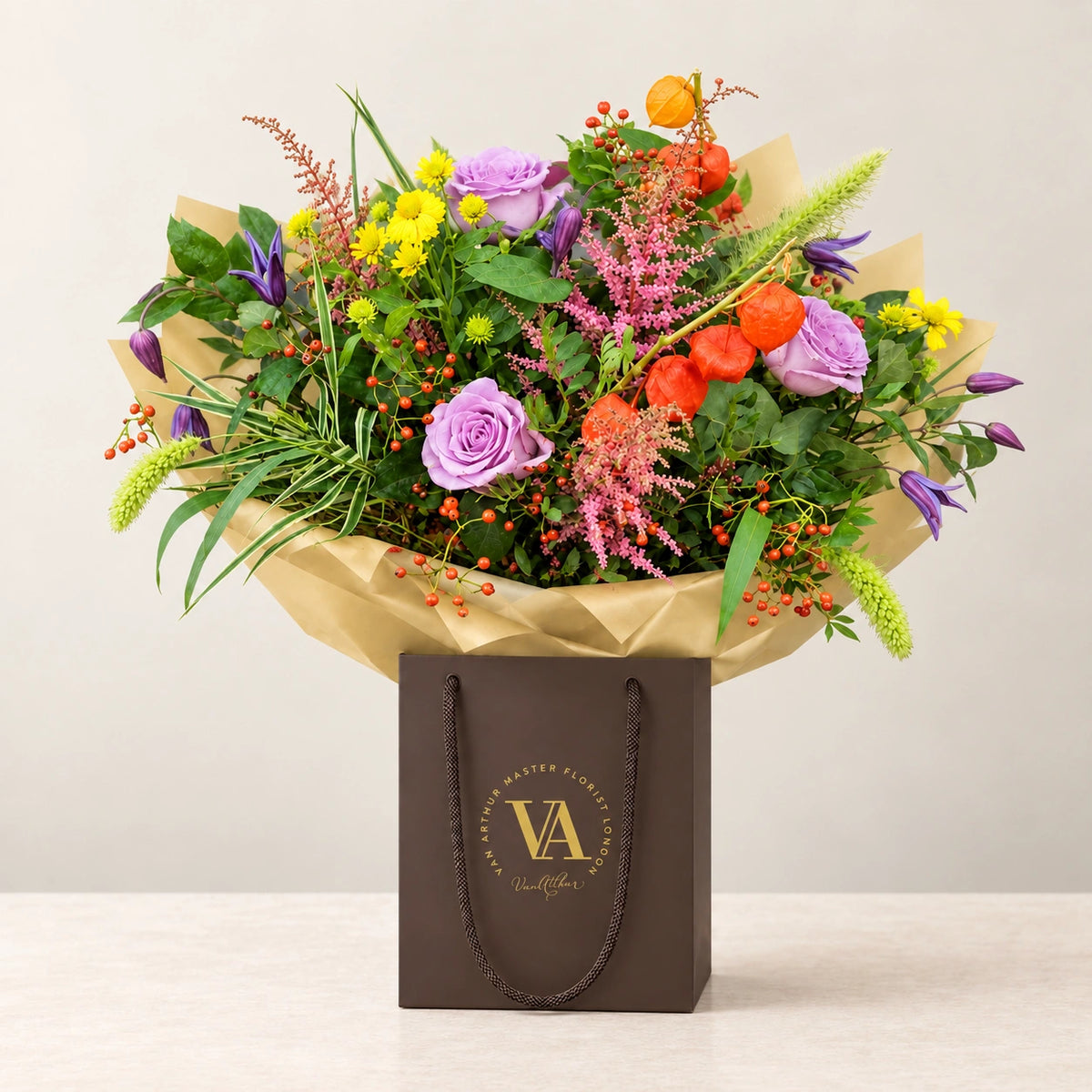 Harper — bouquet in branded Van Arthur bag