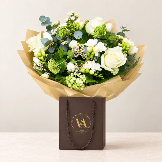 Heaven Scent — bouquet in branded Van Arthur bag