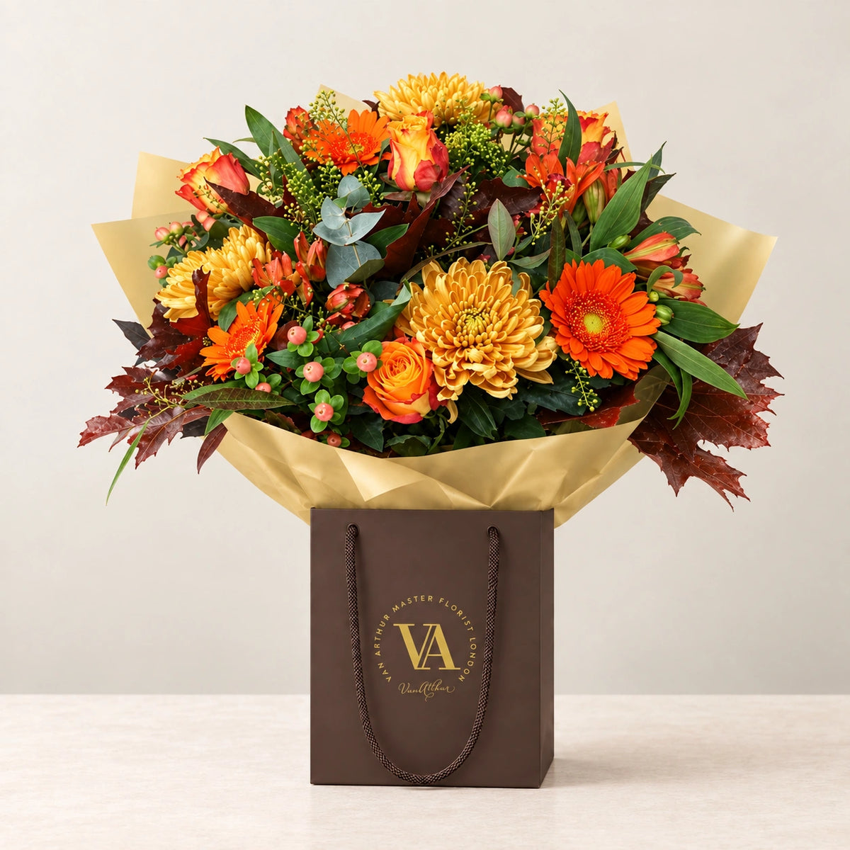 Madison — bouquet in branded Van Arthur bag