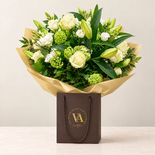 Clara — bouquet in branded Van Arthur bag